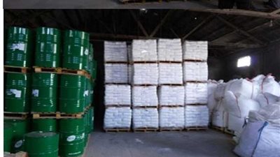 ضبط 30 طن مواد كيماوية مجهولة المصدر في البساتين