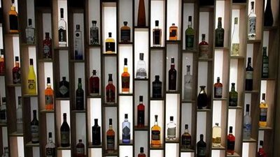 وفاة 84 شخصا تسمموا بمشروبات كحولية في إيران