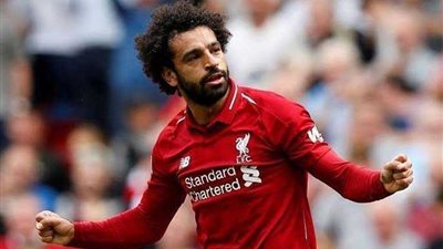 شاهد .. إصابة محمد صلاح في اليد!