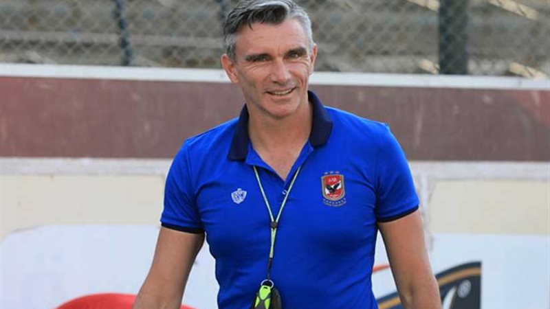 الأهلي يعلن قائمة