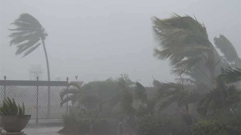 الإعصار يوتو يضرب