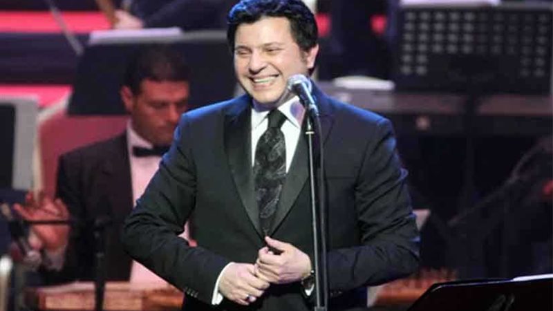 اليوم .....أمير الغناء