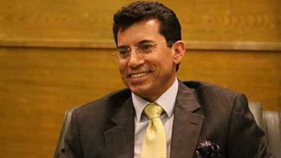 اشرف صبحي يؤجل سفره لمساندة الأهلي بالنهائي الافريقي