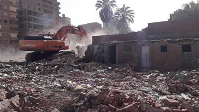 إزالة مبانٍ عشوائية بحي السلام