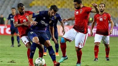 15 دقيقة.. الأهلي والترجي يلعبان بتنظيم دفاعي كبير وبدون خطورة على المرميين
