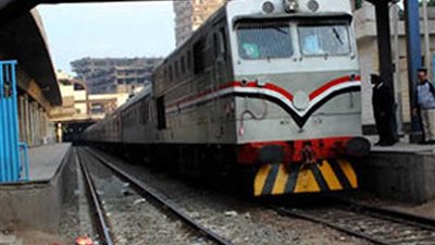 تعطل حركة القطارات بسبب حريق بجوار شريط السكة الحديد بالبحيرة