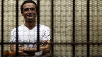 جنايات القاهرة تبدأ محاكمة أحمد دومة بـ