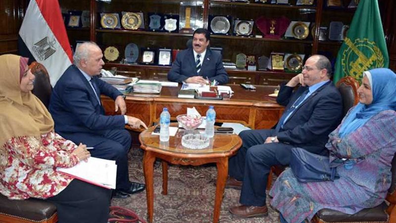 محافظ القليوبية يبحث