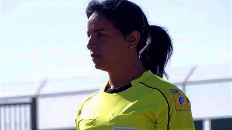 الكاف يختار منى عطاالله