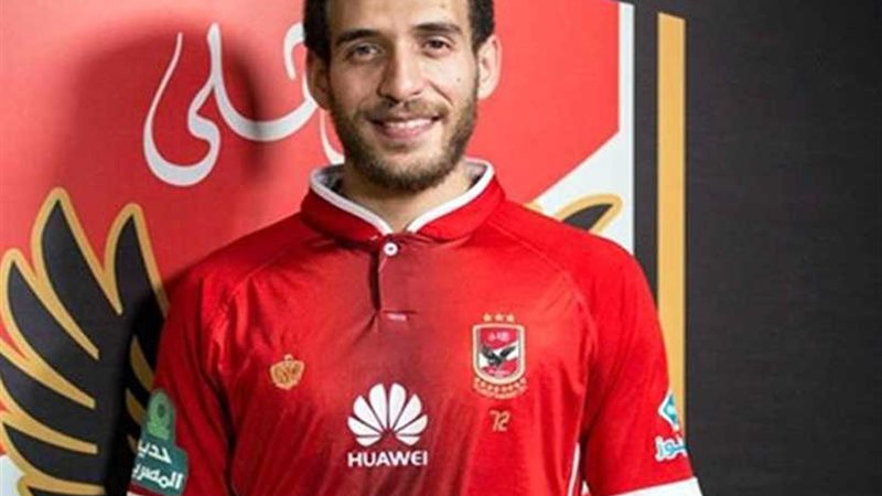 هشام محمد يجري برنامجًا