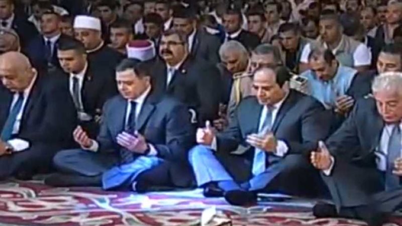 الرئيس السيسي يؤدي