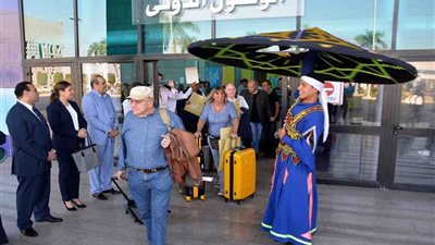 أول رحلة طيران شارتر قادمة من مطار فرانكفورت تصل الأقصر..