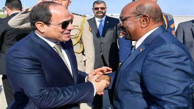المتحدث الرئاسي: السيسي والبشير بحثا سبل تعزيز مختلف جوانب العلاقات الثنائية