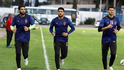 أشغال تدريبية شاقة لحراس الأهلي في أول مران بتونس