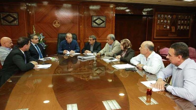 النواب يناقشون مشاكل