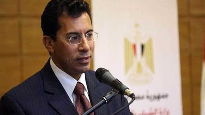 أشرف صبحي يبحث التعاون