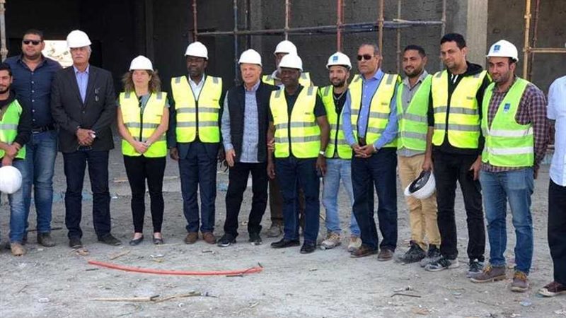 وفد الفيفا يشيد بسير