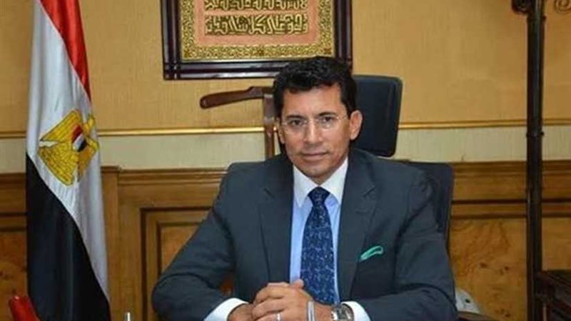 وزير الرياضة يهنئ