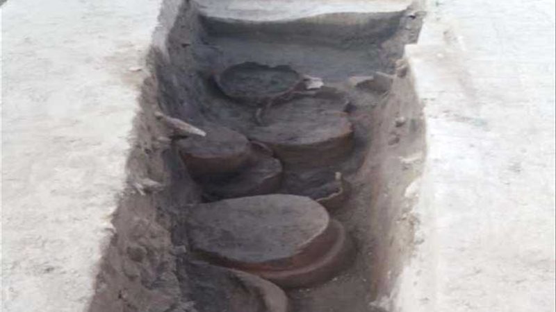 الكشف عن أحجار منقوشة