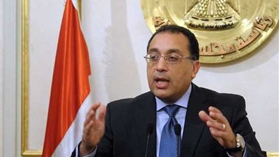 رئيس الوزراء يعقدُ اجتماعاً لبحث مشكلات المستثمرين السياحيين والعقاريين بمحافظة مطروح