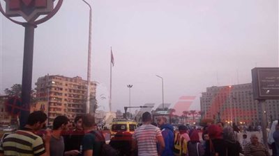 سيخ حديدى يعطل خط مترو حلوان