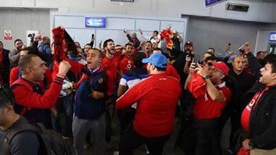 جماهير الأهلي تصل مطار تونس