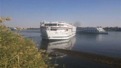 الحماية المدنية تسيطر على حريق محدود بأحد المراكب السياحية بالأقصر