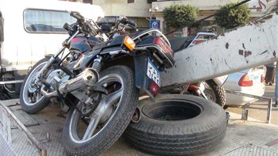 إصابة شخصين إثر انقلاب دراجة بخارية بكوم حماده