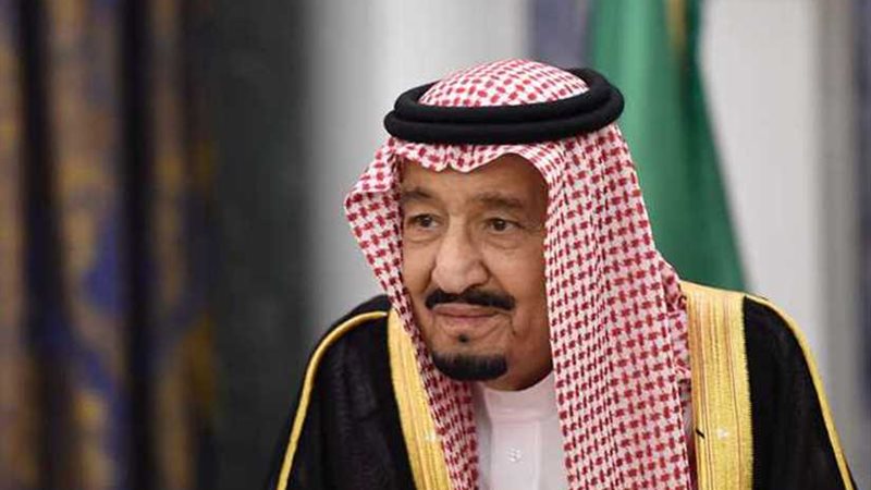 العاهل السعودي يضخ