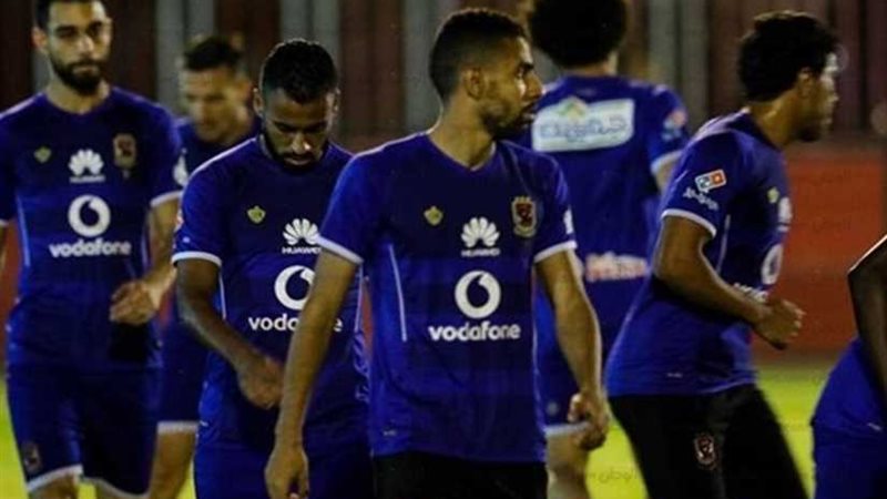 الأهلي بالأزرق أمام