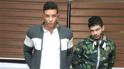 القبض على عاطلين بحوزتهما 34 زجاجة مخدر في مدينة نصر