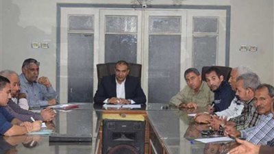 رئيس مدينة أبو قرقاص يناقش مشروعات الخطة الاستثمارية