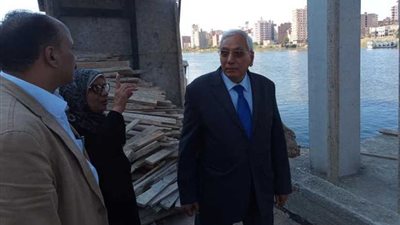 مصعد لكبار السن بكوبري المشاة بالمنصورة