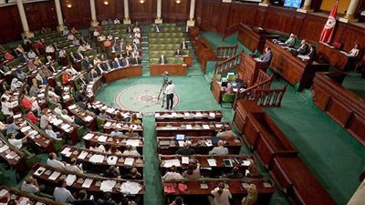البرلمان التونسي يصوت لمنح الثقة للوزراء الجدد في حكومة الشاهد