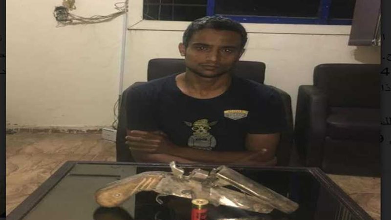 سقوط عاطل وبحوزته