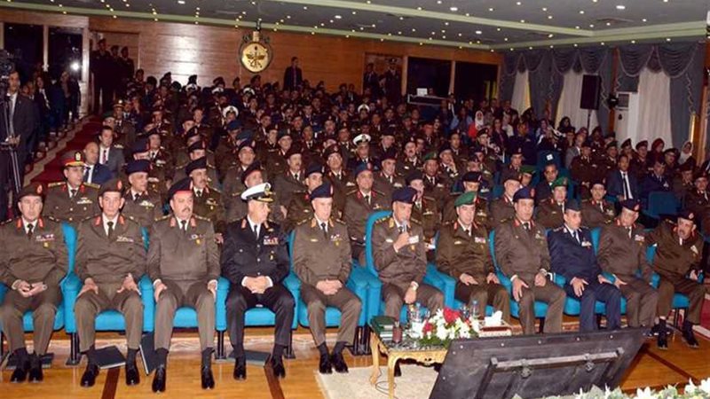 وزير الدفاع يشهد