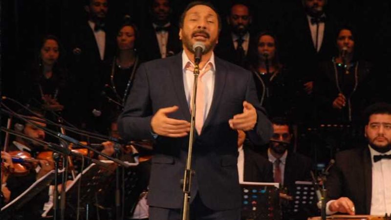 على الحجار يختتم