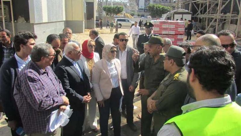 وزيرة الصحة تشيد