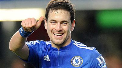 اللاعب الإنجليزى جو كول يعلن اعتزاله كرة القدم