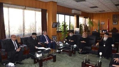 وفد كنسي يقدم التهنئة لمحافظ الإسماعيلية بمناسبة المولد النبوي الشريف