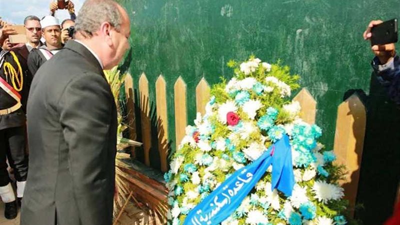 قادة البحرية ومحافظ