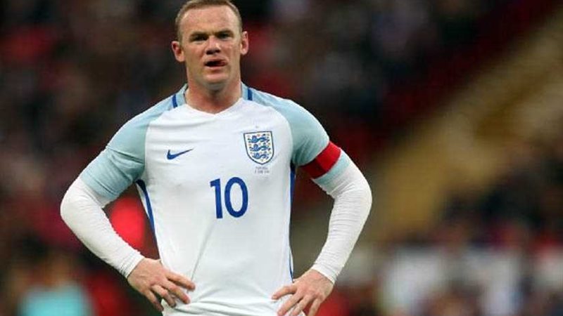 ممر شرفي ينتظر «روني»