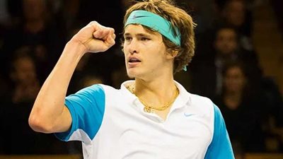 الألماني زفيريف يتأهل إلى نصف نهائي البطولة الختامية لمحترفي التنس