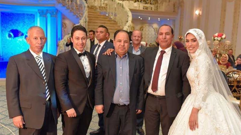 بساطة المسئولين ..