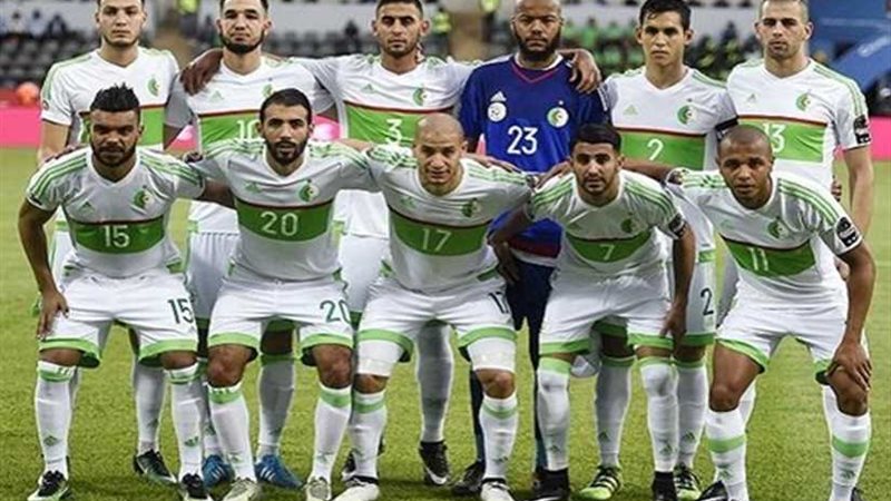 منتخب الجزائر يضرب