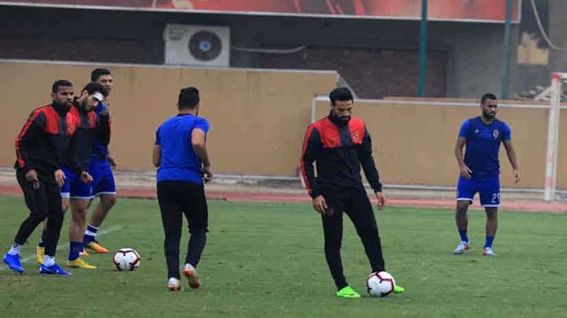 محارب ينتظم في تدريبات