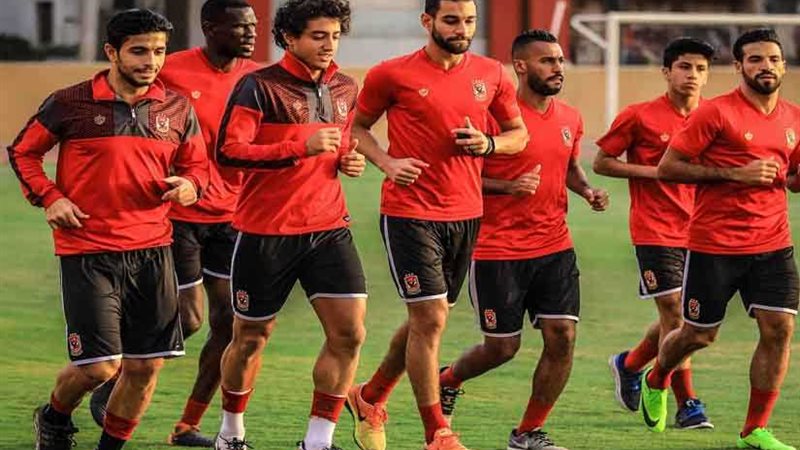 كارتيرون يجتمع بلاعبي