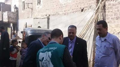 البدء في سقف المنازل المتضررة من الأمطار بعزبة سعيد بأسيوط.. (صور)