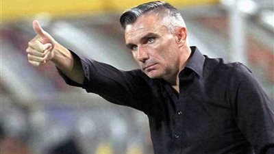 خاص.. كارتيرون على أبواب الرحيل عن الأهلي والبديل مصري