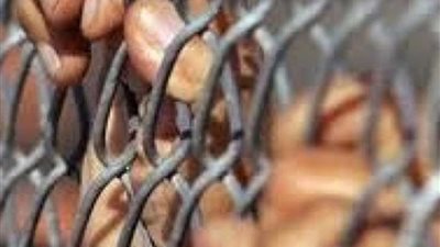 حبس شخصين لتزويرهما توكيل لزوجة الإرهابي